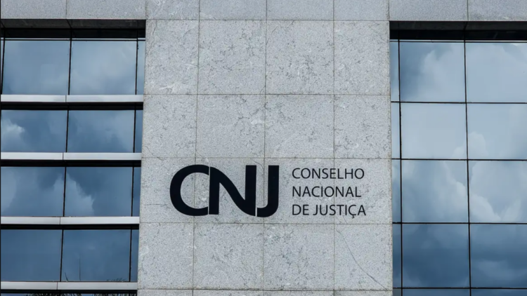 Mudanças no Sisbajud permitem bloqueios judiciais mais rápidos e monitoramento contínuo de valores em contas bancárias.