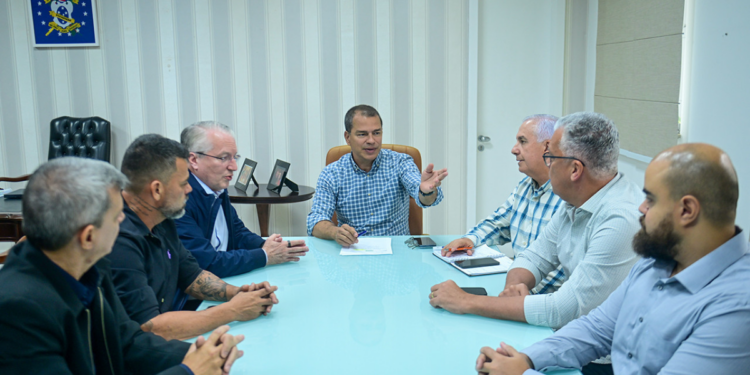 Encontro em Campos tratou de investimentos no setor offshore, logística aeroportuária e oportunidades econômicas.