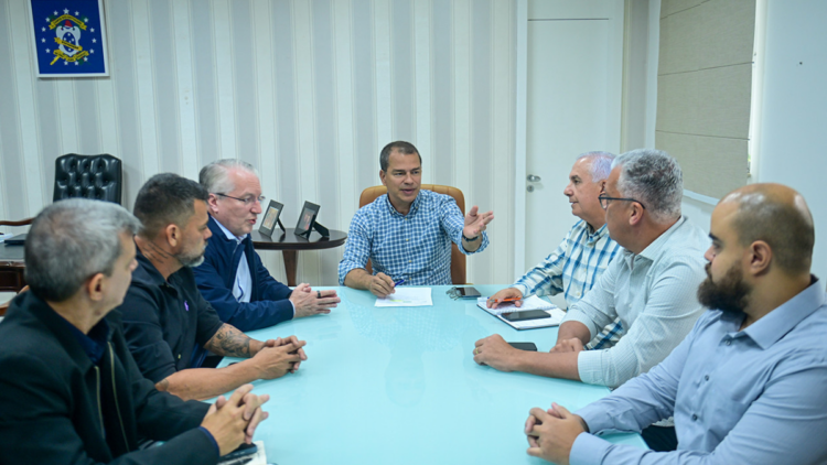 Encontro em Campos tratou de investimentos no setor offshore, logística aeroportuária e oportunidades econômicas.