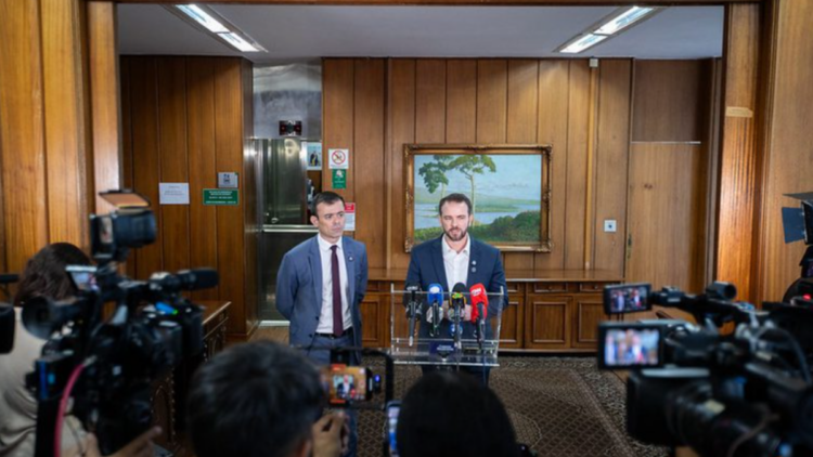 Novo Desenrola Brasil já renegociou aproximadamente R$ 10 bilhões em dívidas e ultrapassou 1 milhão de operações, segundo o Ministério da Fazenda.