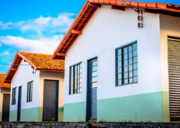 Crédito imobiliário ultrapassa 10% do PIB brasileiro, impulsionado pelo Minha Casa, Minha Vida e pelos investimentos no setor habitacional.