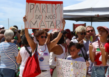 Governo federal lança novas medidas para combater feminicídio, violência doméstica e crimes digitais nas redes sociais.