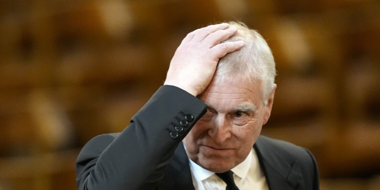 Investigação envolvendo o príncipe Andrew avança no Reino Unido e inclui análise de possíveis crimes sexuais ligados ao caso Jeffrey Epstein e supostas ocorrências em Windsor.