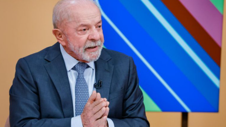 Lula defende regulamentação das redes sociais, combate a crimes digitais e proteção de crianças online. 