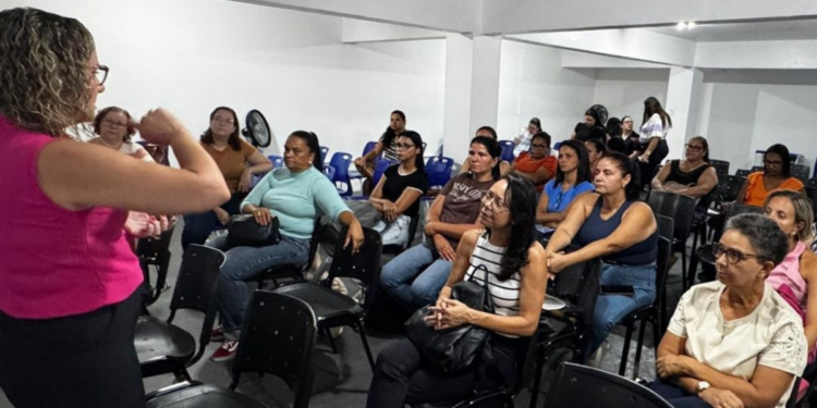Efem amplia cursos presenciais e online para professores da rede municipal de Campos com foco em inovação, inclusão e valorização profissional.