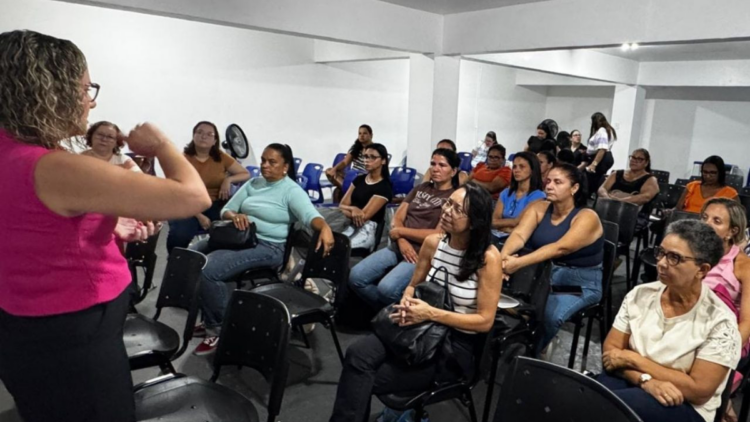 Efem amplia cursos presenciais e online para professores da rede municipal de Campos com foco em inovação, inclusão e valorização profissional.