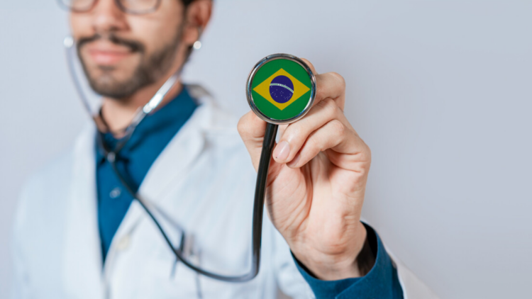Fiocruz anuncia acordo para produção nacional de medicamento contra esclerose múltipla, ampliando acesso ao tratamento pelo SUS.