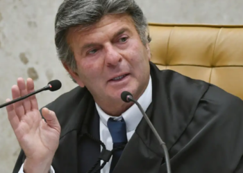 TF forma placar parcial de 2 a 0 para manter as prisões preventivas de Henrique e Felipe Vorcaro em investigação sobre fraudes financeiras ligadas ao Banco Master.