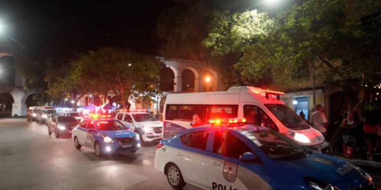 Motorista foi preso após tentar aplicar golpe em turistas alemães na Zona Sul do Rio de Janeiro.