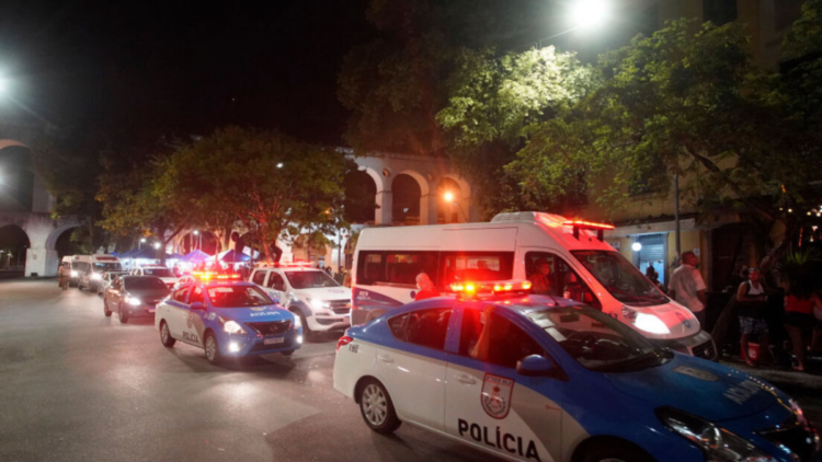 Motorista foi preso após tentar aplicar golpe em turistas alemães na Zona Sul do Rio de Janeiro.