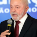 Lula critica carta de Flávio Bolsonaro aos EUA sobre tarifa de 25% contra produtos brasileiros.