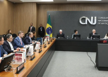 CNJ aprova regra que obriga tribunais a adotarem contracheque unificado para magistrados em todo o país.