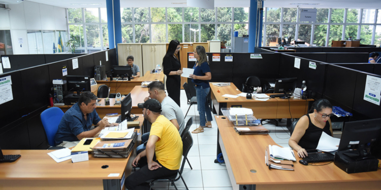 Programa de crédito do Fundecam em Campos oferece financiamento com juros de 2% ao ano para empreendedores informais e pequenos negócios.