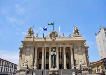 Projeto aprovado na Alerj cria regras para instalação de banheiros neutros em locais públicos e privados.