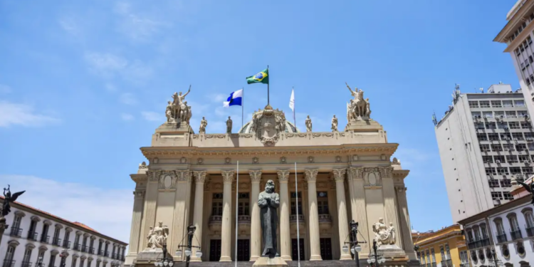 Projeto aprovado na Alerj cria regras para instalação de banheiros neutros em locais públicos e privados.