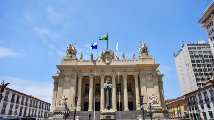 Projeto aprovado na Alerj cria regras para instalação de banheiros neutros em locais públicos e privados.