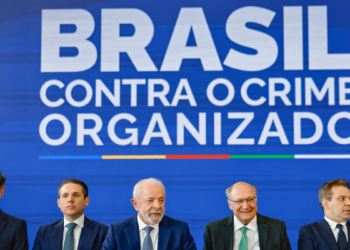 Lula afirma que combate ao crime organizado precisa de cooperação internacional e cita extradição de brasileiros que vivem nos EUA.