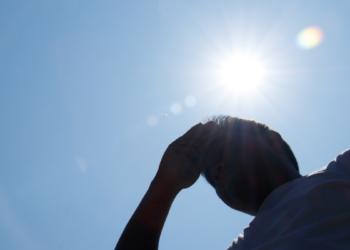 Audiência pública na Alerj debate efeitos das ondas de calor e vulnerabilidade social no Rio de Janeiro.
