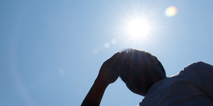 Audiência pública na Alerj debate efeitos das ondas de calor e vulnerabilidade social no Rio de Janeiro.