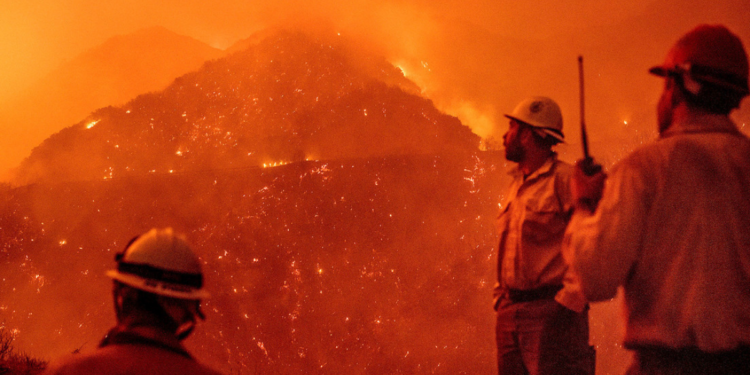 Pesquisadores monitoram a possível formação de um Super El Niño entre 2026 e 2027, que pode afetar o clima global com secas e chuvas extremas.