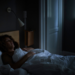 Estudo publicado na revista IBRO Neuroscience Reports aponta que dormir pouco prejudica memória, aprendizagem e regulação emocional, além de aumentar riscos para a saúde cerebral a longo prazo.