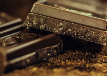 Lei publicada no Diário Oficial determina percentuais mínimos de cacau em chocolates vendidos no Brasil e obriga destaque da informação nos rótulos das embalagens.