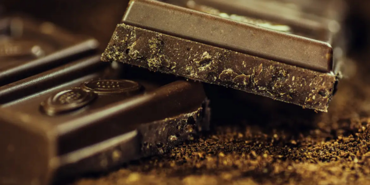 Lei publicada no Diário Oficial determina percentuais mínimos de cacau em chocolates vendidos no Brasil e obriga destaque da informação nos rótulos das embalagens.