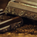Lei publicada no Diário Oficial determina percentuais mínimos de cacau em chocolates vendidos no Brasil e obriga destaque da informação nos rótulos das embalagens.