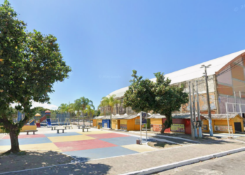 Praça Jaime Vilar, em Rio das Ostras, recebe neste sábado a 3ª edição do Poesia no Acarajé com programação cultural gratuita.