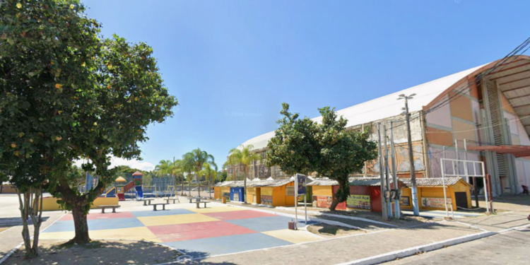 Praça Jaime Vilar, em Rio das Ostras, recebe neste sábado a 3ª edição do Poesia no Acarajé com programação cultural gratuita.
