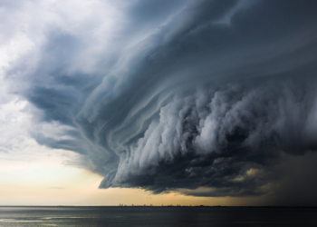 Novas projeções climáticas indicam a possibilidade de um El Niño histórico em 2026. Especialistas alertam para riscos de secas, enchentes e eventos extremos em escala global.