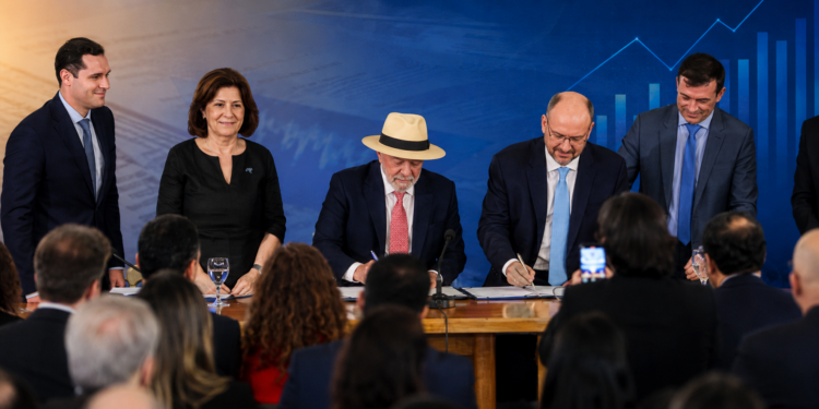 Entenda como o Propag altera o pagamento da dívida do Rio com a União e prevê recursos para saúde e educação.