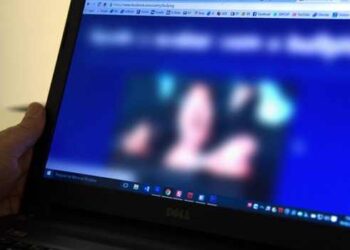 Intolerância cresce nas redes sociais e preocupa especialistas diante do avanço do discurso de ódio e da desinformação.