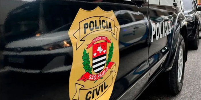 Polícia Civil e Ministério Público investigam ONG responsável por projeto de internet gratuita em São Paulo e ligada à produtora de filme sobre Bolsonaro.