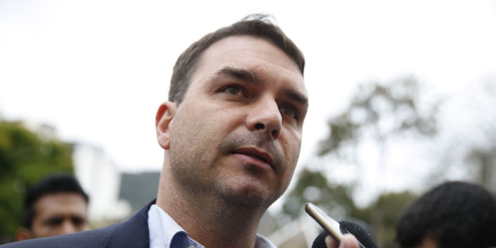 Senador afirma que apuração da Polícia Civil de São Paulo não tem relação com o longa-metragem e cobra investigação técnica sobre contrato de internet em comunidades.