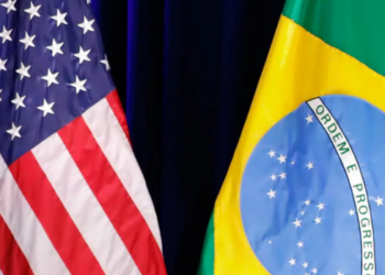 Brasil negocia com os Estados Unidos para evitar tarifa adicional de 25% sobre produtos brasileiros. Governo rejeita críticas ao Pix e tenta limitar debate ao campo comercial.