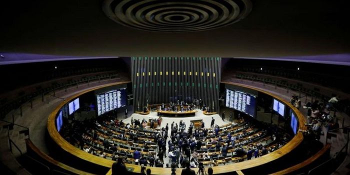 STF discute súmula para conter pautas-bomba no Congresso. Governo calcula impacto de R$ 111 bilhões por ano nas contas públicas.
