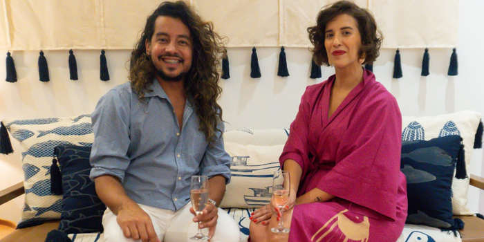 Exposição de Monique Poubel no Shopping Plaza Rio das Ostras conquista Bronze no Prêmio ABRASCE 2026 e valoriza cultura local.