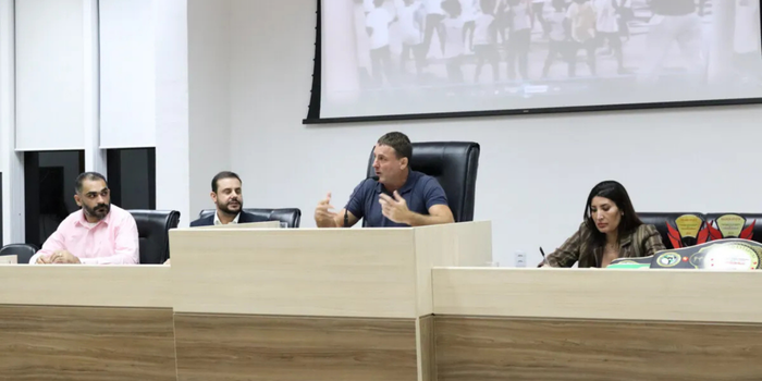 Secretaria de Educação de Macaé confirma implantação do Programa de Artes Marciais nas escolas municipais, com foco em esporte, inclusão e formação dos alunos.