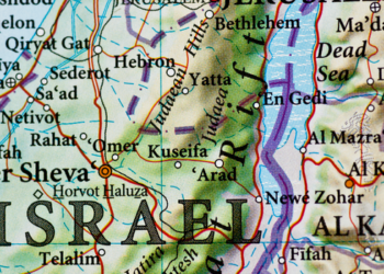 Donald Trump reage à troca de ataques entre Irã e Israel e pede fim imediato das ações militares.