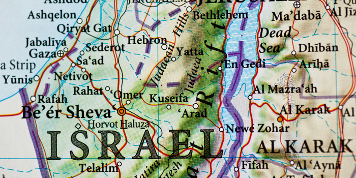 Donald Trump reage à troca de ataques entre Irã e Israel e pede fim imediato das ações militares.