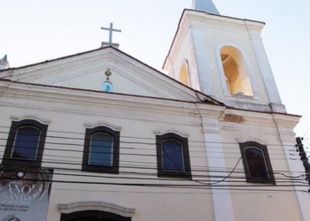 Festa de São João Batista, padroeiro de Macaé, reúne programação religiosa e cultural na Praça Veríssimo de Mello.