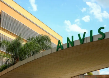 Anvisa autoriza novo medicamento para Parkinson avançado e amplia opções terapêuticas no país.