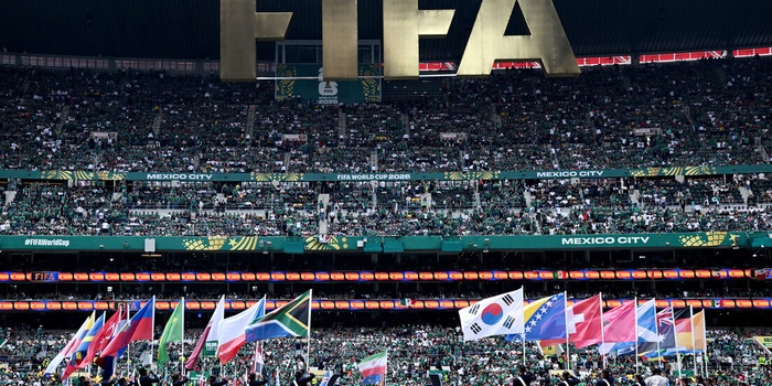 UEFA ameaça boicotar a Copa do Mundo caso a Fifa venda participação de seus torneios a investidores privados.