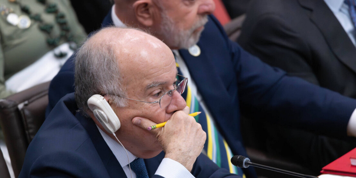 Ministro Mauro Vieira critica justificativa dos EUA para tarifas sobre o Brasil e diz que país já apresentou respostas técnicas em meio a negociações comerciais.