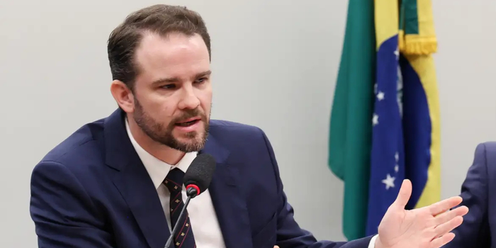 Ministro da Fazenda, Dario Durigan, reúne-se com ministros do STF para discutir mecanismos de controle sobre projetos de grande impacto fiscal e criação de súmula sobre responsabilidade orçamentária.