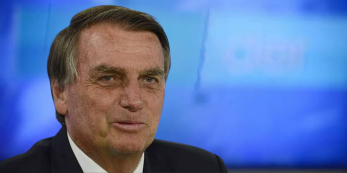 Jair Bolsonaro presta depoimento à Polícia Civil do DF em investigação sobre arma registrada em seu nome e apreendida durante uma abordagem em Taguatinga.
