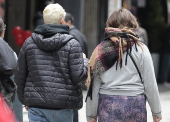 Frente fria provoca queda nas temperaturas no Sul e leva chuva ao Centro-Oeste e Sudeste. Confira a previsão do tempo para todas as regiões do Brasil.