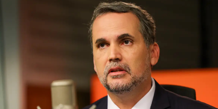 Governo federal distribui bloqueio de R$ 23,7 bilhões entre ministérios. Ajuste orçamentário visa manter equilíbrio fiscal e preservar serviços essenciais.