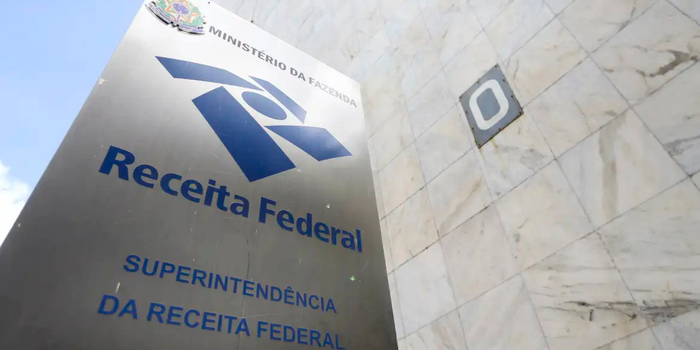 Receita Federal lança página sobre devedor contumaz, explicando critérios de enquadramento, valores mínimos de dívida e impactos legais para contribuintes inadimplentes.